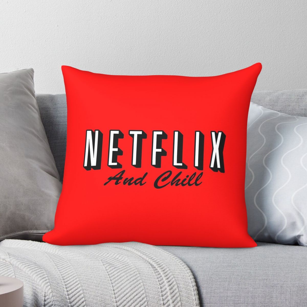 Home Decor Netflix - Красная квадратная наволочка Netflix And Chill
