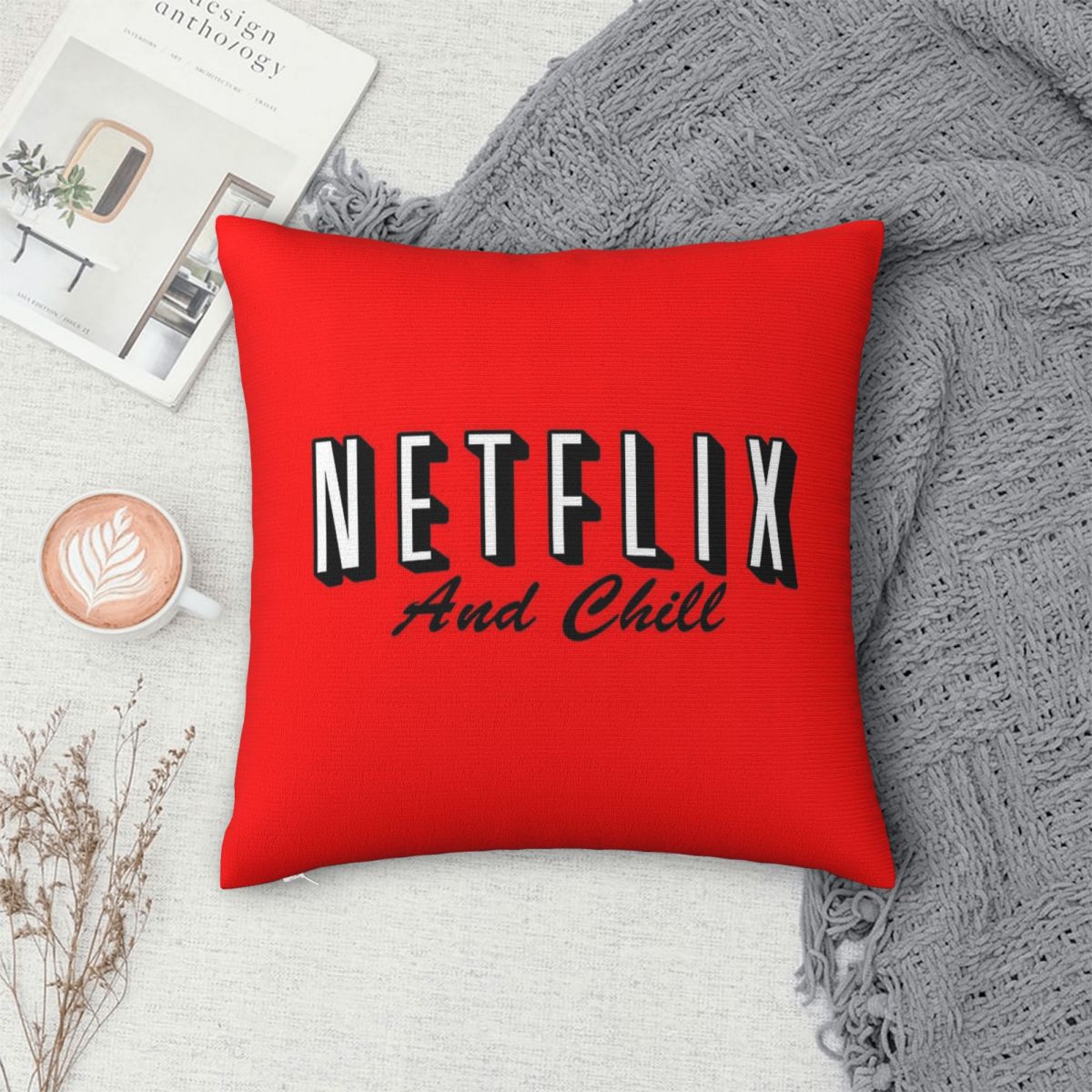 Красная квадратная наволочка N – обзор и цена Home Decor Netflix